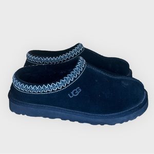 UGG Slip on Tasman shoe/house slipper